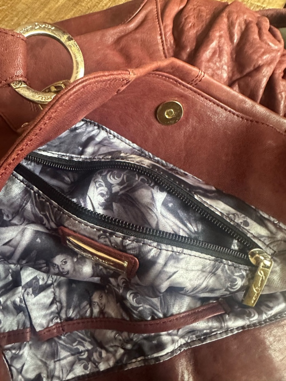 Vintage Leather Hobo Bag – Y2K | Burgundy | Excellent Condition - Picture 4 of 10